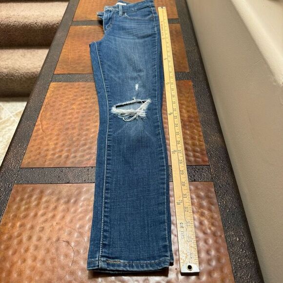 Levi’s (25 / 0) 721 High Rise Skinny Medium Wash Blue Jeans - Distressed Knees - Picture 7 of 7